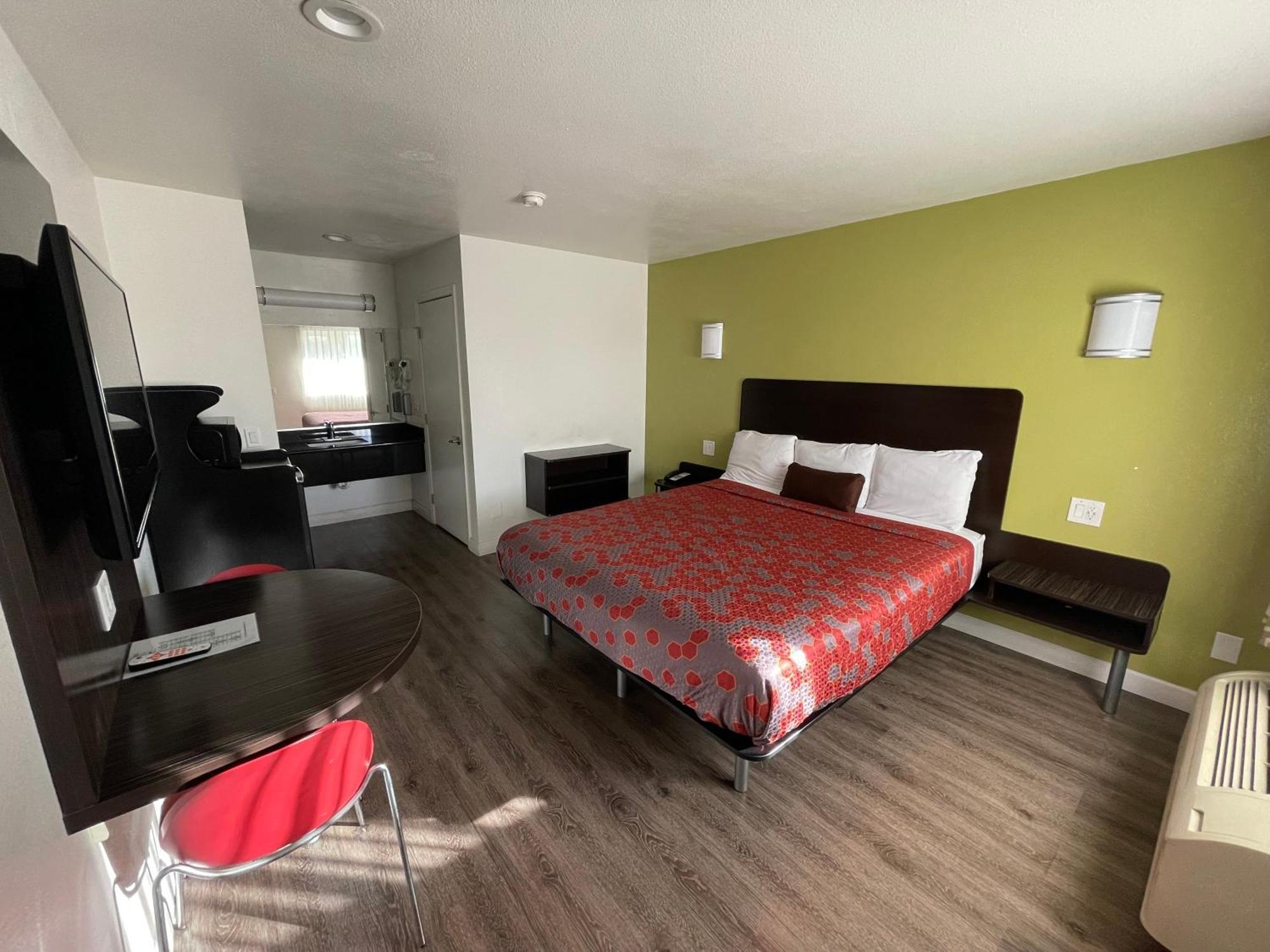 Motel Claremont Lodge 2*