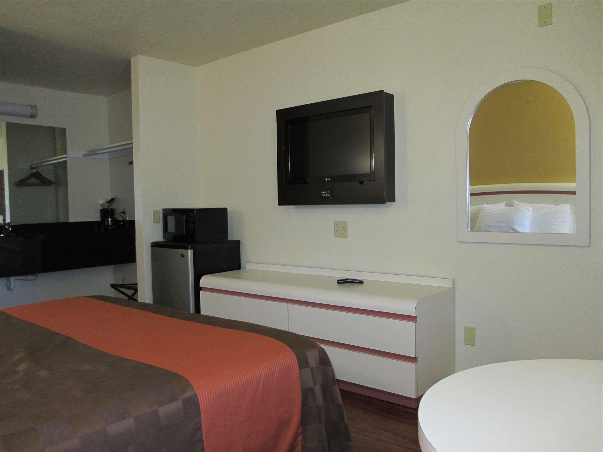 Motel Claremont Lodge 2*