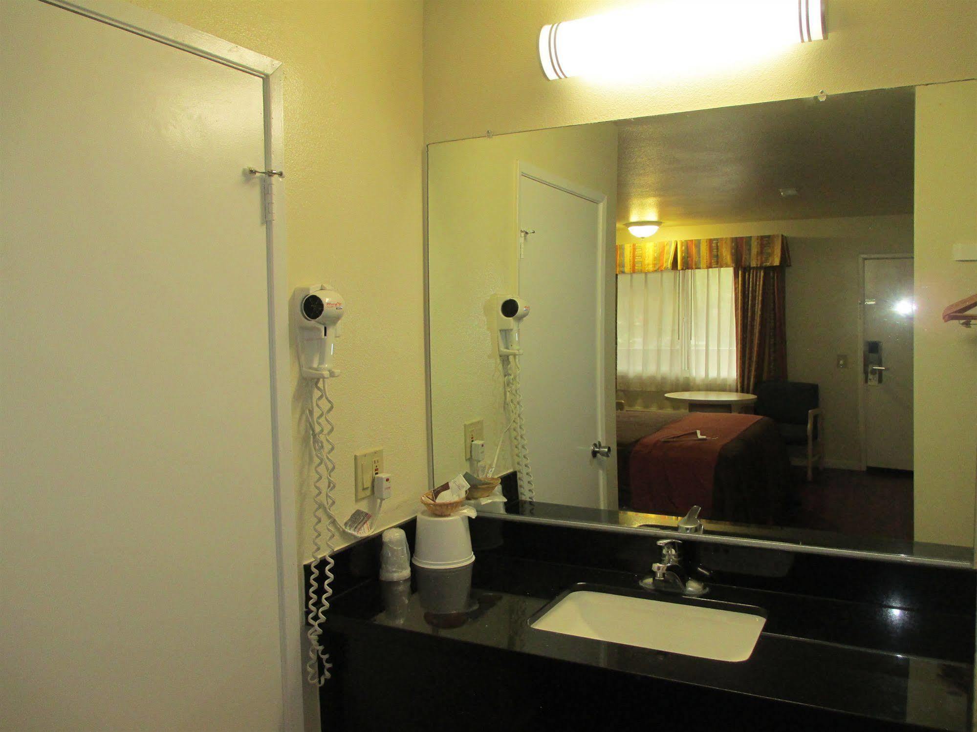 Motel Claremont Lodge