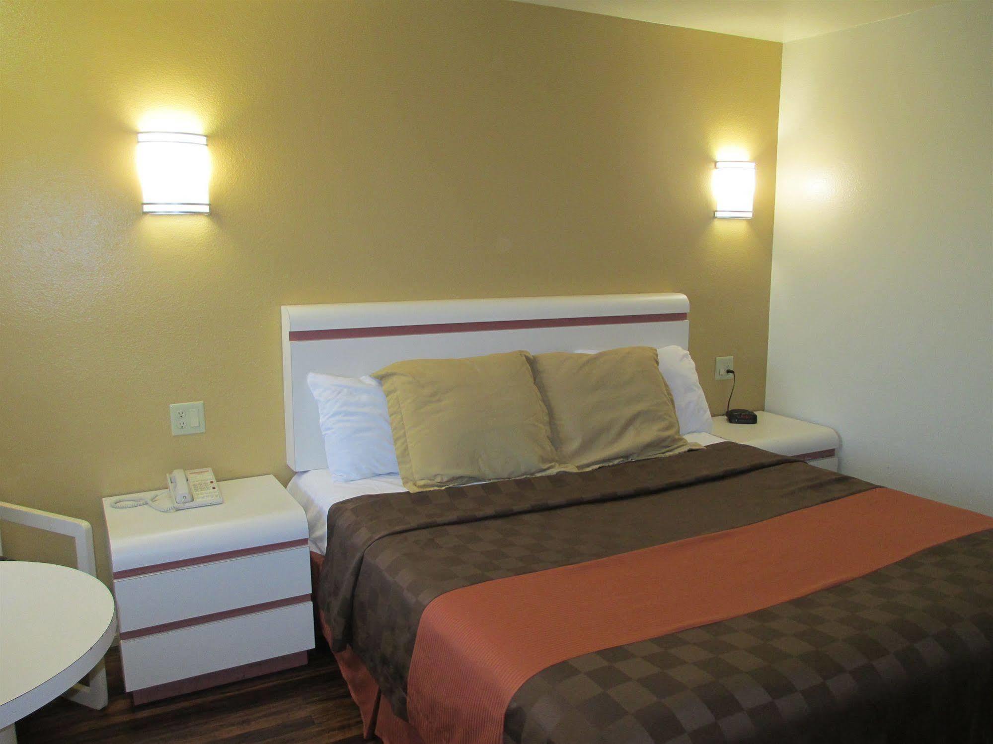 Motel Claremont Lodge 2*