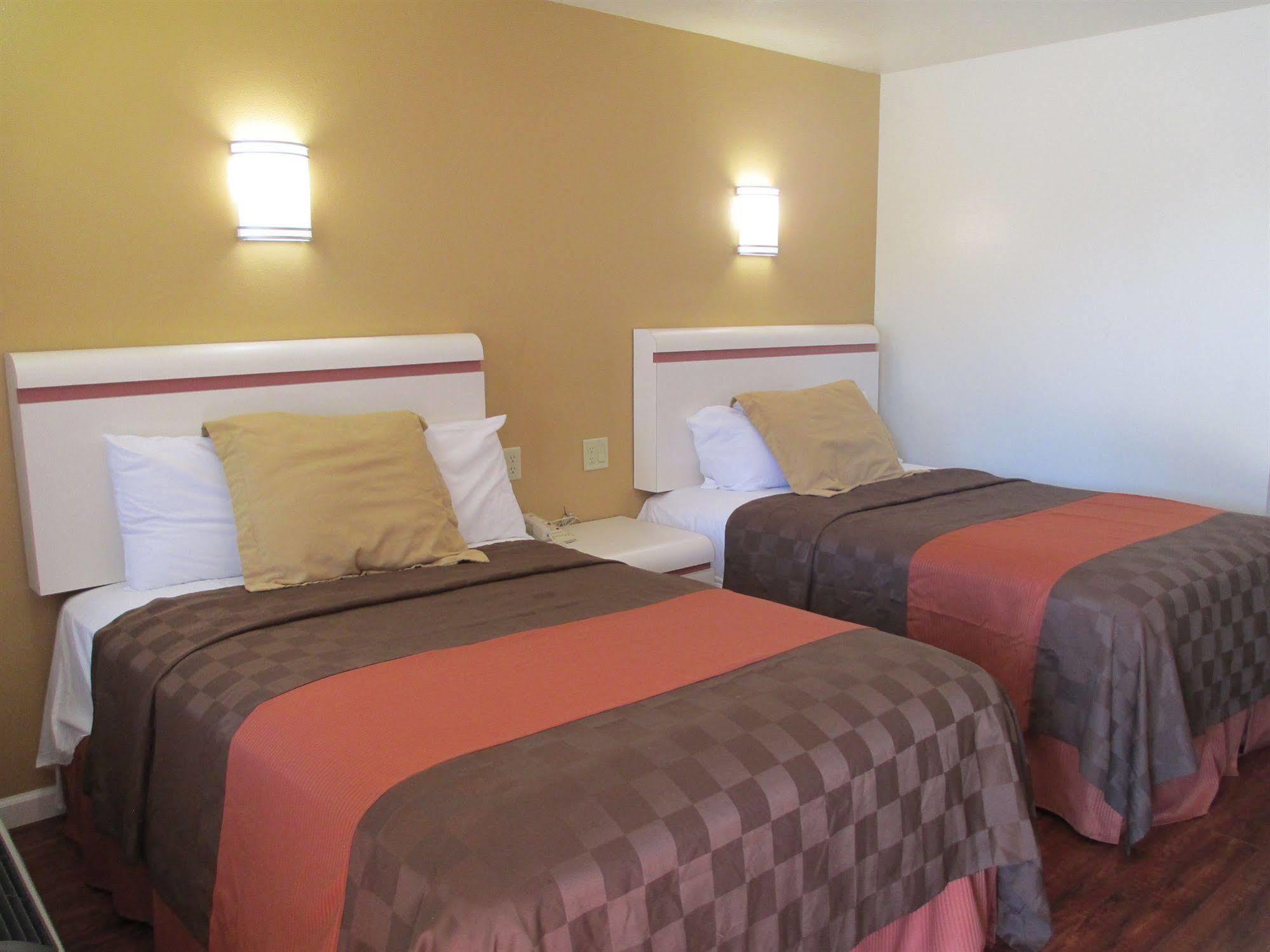 Claremont Lodge 2*