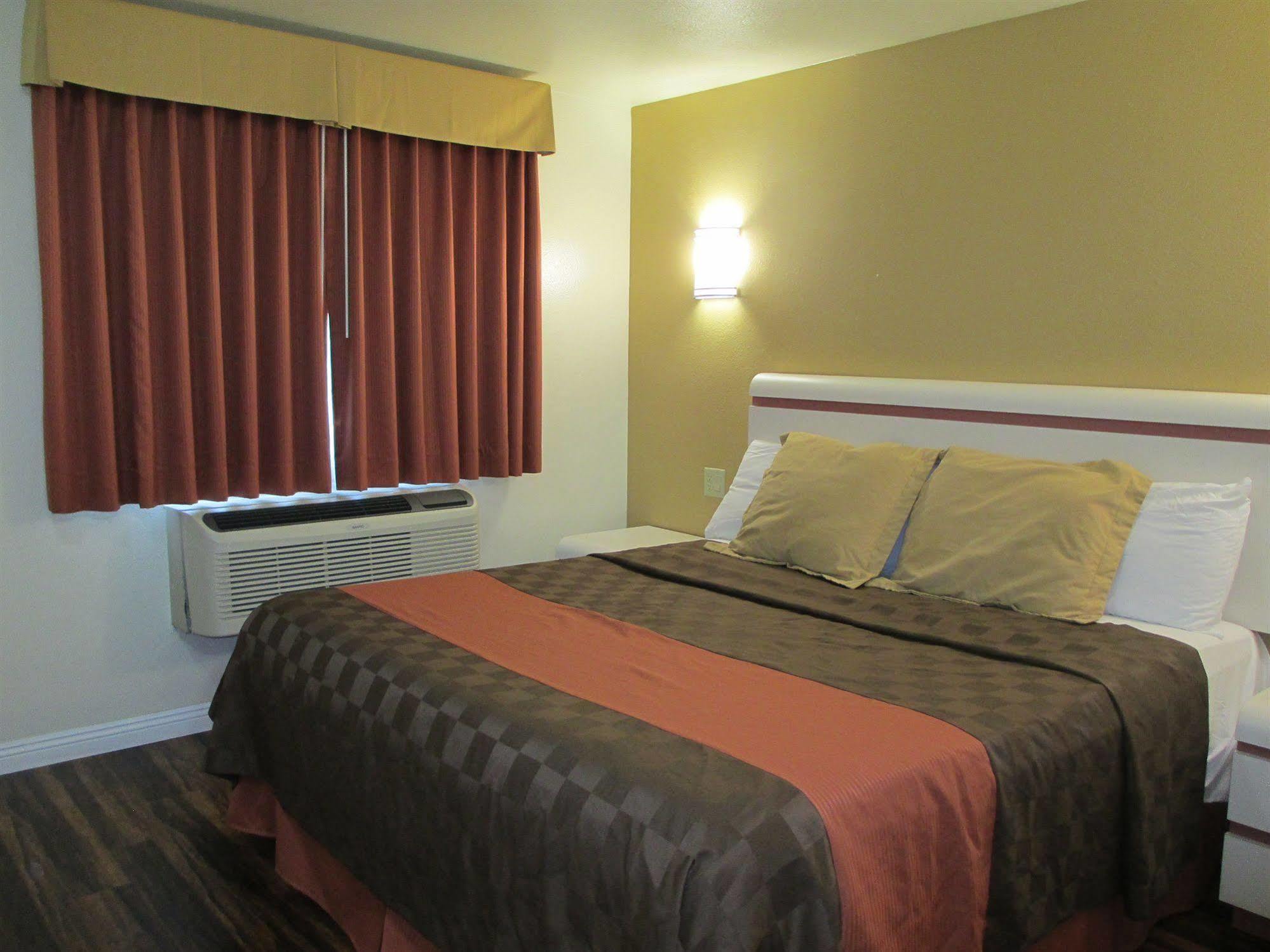 Motel Claremont Lodge 2*